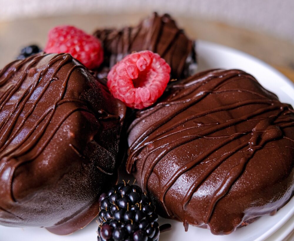 Eiwitrijke frozen yoghurt bites met pure chocolade