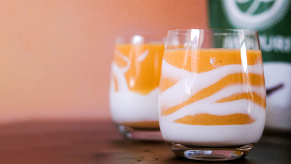 Oranje eiwitrijke koningsdag smoothie