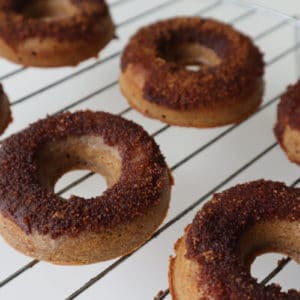 Gezonde donuts met Live Puri chai